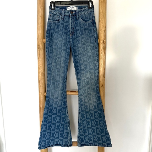 Hollister Women’s High-Rise Geometric Floral Jeans, Size 25 - Picture 1 of 5
